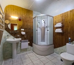 Коттедж «Падающий домик» в Vе art resort