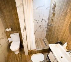 Вилла с 5 спальнями в Alpika house