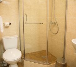 Стандартный двухкомнатный номер на четверых в V&V