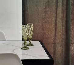 Шестиместные апартаменты с красивым видом из окна в Аибга