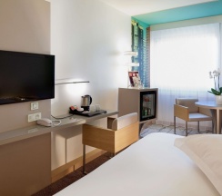Двухместный номер PRM Classic двуспальная кровать в Mercure Paris Vaugirard Porte de Versailles