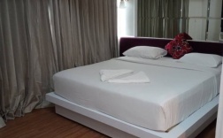 Номер Premier в Royal Garden Home Hotel