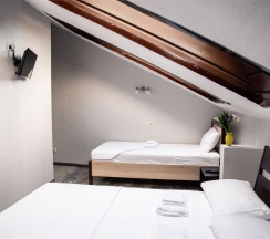 Классический трехместный номер (5 этаж без лифта) в Everest