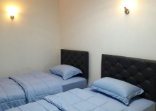 Двухместный номер Standard с балконом 2 отдельные кровати в Sweet Pillow Hostel & Café