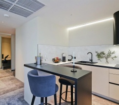 Люкс Плюс в Ластадие