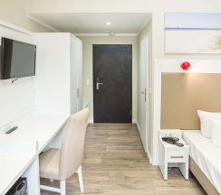 Трёхместный номер Standard в Hotel Domicil Hamburg by Golden Tulip