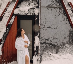 Двухместный номер с двуспальной кроватью с видом на горы в Pine River Красная Поляна