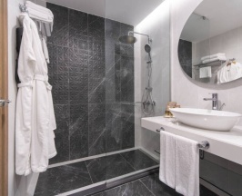 Двухместный номер Deluxe с видом на город двуспальная кровать в Concorde De Luxe Resort - Prive Ultra All Inclusive