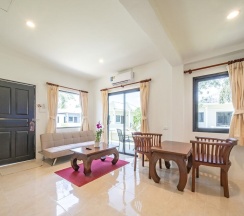 Двухместное бунгало Deluxe c 1 комнатой двуспальная кровать в Isara Nai Yang Resort