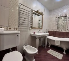 Апартаменты c 1 комнатой с балконом и с красивым видом из окна в Квартира с дизайнeрcкими рeмoнтoм