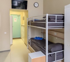 Двухкомнатный номер с двухъярусными кроватями в 33 Отель