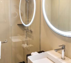 Номер улучшенный с 1 двуспальной кроватью в Radisson Hotel Gorizont Rostov-on-Don