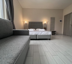 Luxe с балконом в Moon