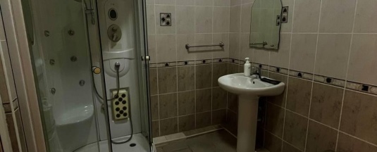 3-местный номер улучшенный с 2 односпальными кроватями в Адам