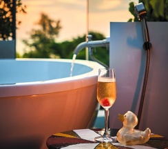 Четырёхместный номер Standard 2 отдельные кровати в Let's Sea Hua Hin Al Fresco Resort