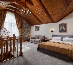 Номер Люкс двухуровневый корпус "Усадьба" в Горячие ключи