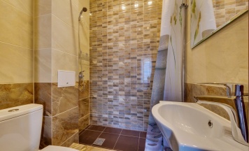 Двухместный номер на первом этаже в Тих Отель