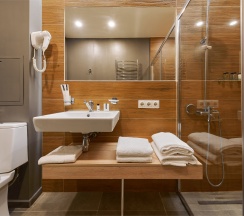 Двухместный номер без окна в La Maison Hotel