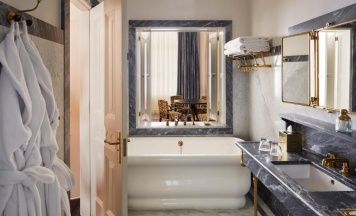 Двухместные Chelsea лофт Grand двуспальная кровать в The Hotel Chelsea