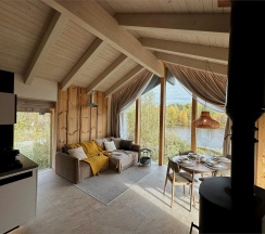 Лодж 1 с бесплатной сауной + Безлимитное посещение ЕлятыПарка в ЕлятыЛодж