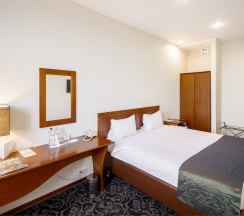 Стандарт с большой кроватью king size в Бенефит Плаза