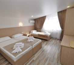Корпус Андорра Семейный Люкс в Family Pride Inn Прайд