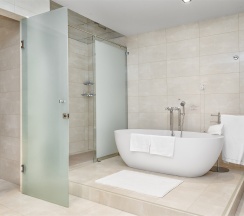 Сюит Дипломатический в Волна