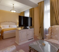 Двухместный номер Коллекшен Премиум (двуспальная кровать) в Radisson Collection Москва