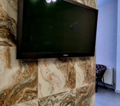 Люкс с балконом и с красивым видом из окна в Апартаменты Евродвушка