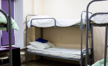 Кровать в 6-местном общем женском номере в Арт-Хостел