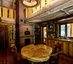 Еловая усадьба в Мазаная Горка