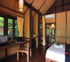 Коттедж с видом на сад в Azalea Village Wellness Resort