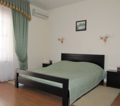 Двухместный номер Standard с балконом двуспальная кровать в Чёрное море