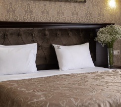 Люкс с балконом и видом на внутренний двор в Karap palace hotel