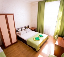 Стандартный трехместный номер в Rose manor