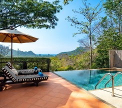 Двухместный Hillside Pool Вилла двуспальная кровать в Отель Saii Phi Phi Island Village