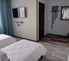 Стандартный трехместный номер №8 в Мята