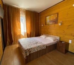 Двухместный коттедж двуспальная кровать в Mon Michel