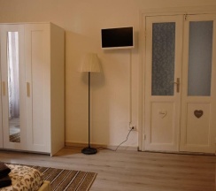 Коттедж в T T house