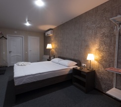 Двухместный полулюкс двуспальная кровать в Домна