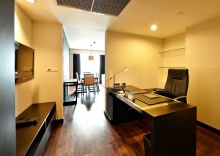 Люкс с 2 комнатами в Radisson Suites Bangkok Sukhumvit