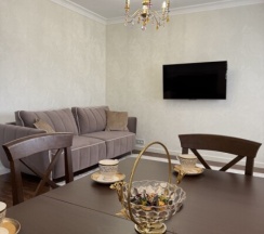 Красивая 2-комнатная квартира с балконом рядом с большим парком в Как Дома 05