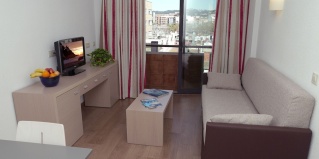 Льорет-де-Мар: Отель Almirall Apartaments