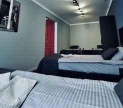 Четырехместный номер с окном (Отель Мёд) в Мёд & Маяк