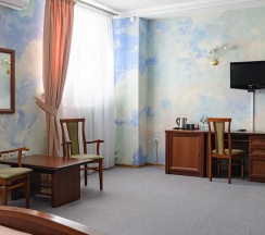 Номер стандарт семейный с 1 двуспальной кроватью в 6-12-24