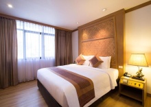 Трёхместный люкс в The Tarntawan Hotel Surawong Bangkok