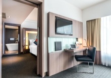 Двухместный семейный номер Standard двуспальная кровать в Hilton Garden Inn Bangkok Silom