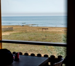 Люкс номер с прямым видом на море на 4-5 человек. в Golden beach