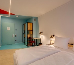 Двухместный номер Standard двуспальная кровать в MEININGER Hotel Leipzig Hauptbahnhof