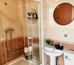 Номер стандарт комфорт с 2 односпальными кроватями в Дисней